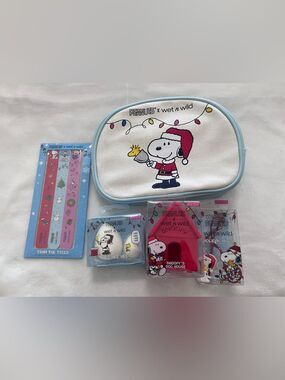Peanuts wet n wild cosmetic case ,beauty blender case  , eyelash curler nail fil